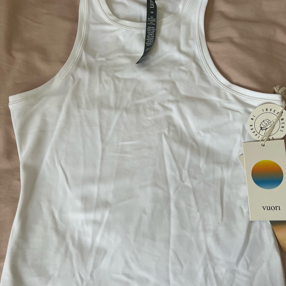 Vuori White Fitted Sleeveless Tank Top